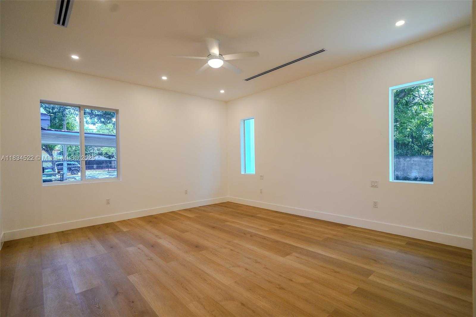 Small Image of 112 NORTH WEST 24TH CT, Miami Number 12