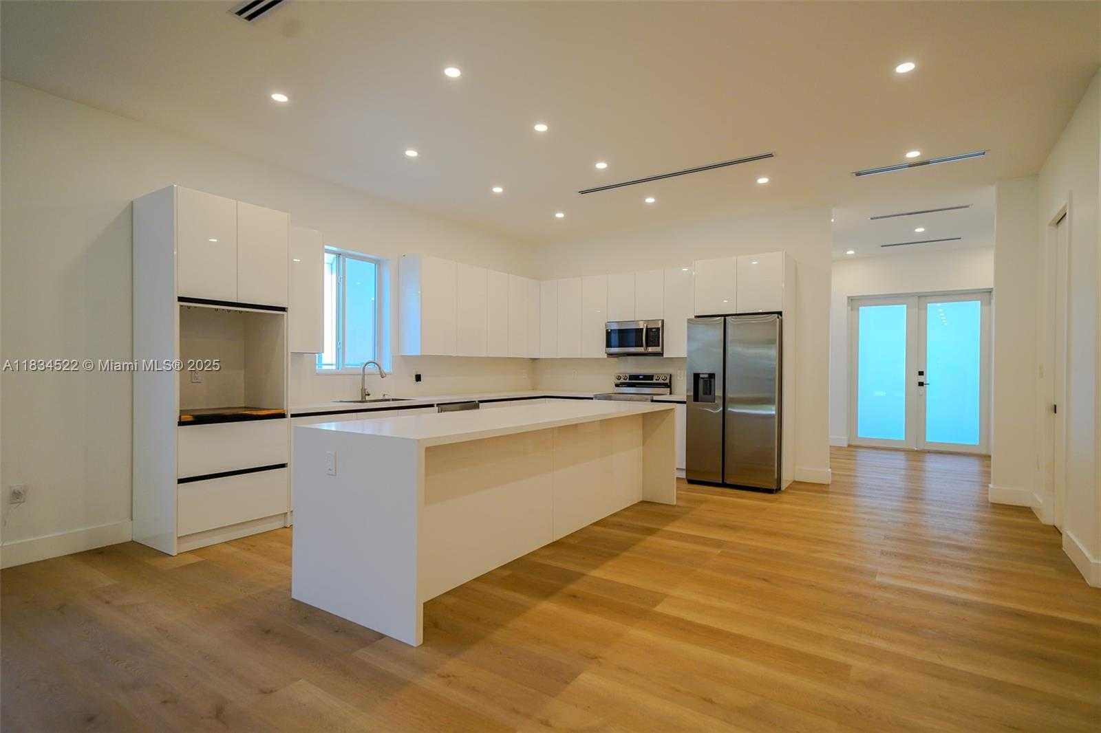 Small Image of 112 NORTH WEST 24TH CT, Miami Number 15