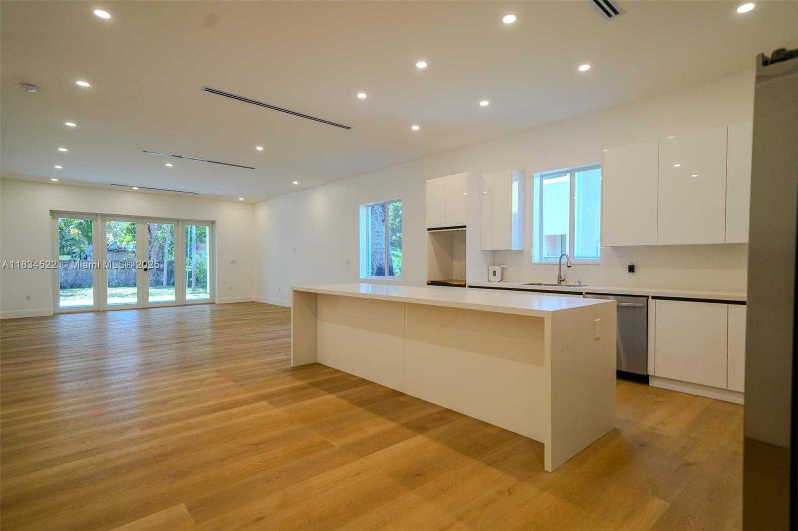 Small Image of 112 NORTH WEST 24TH CT, Miami Number 18