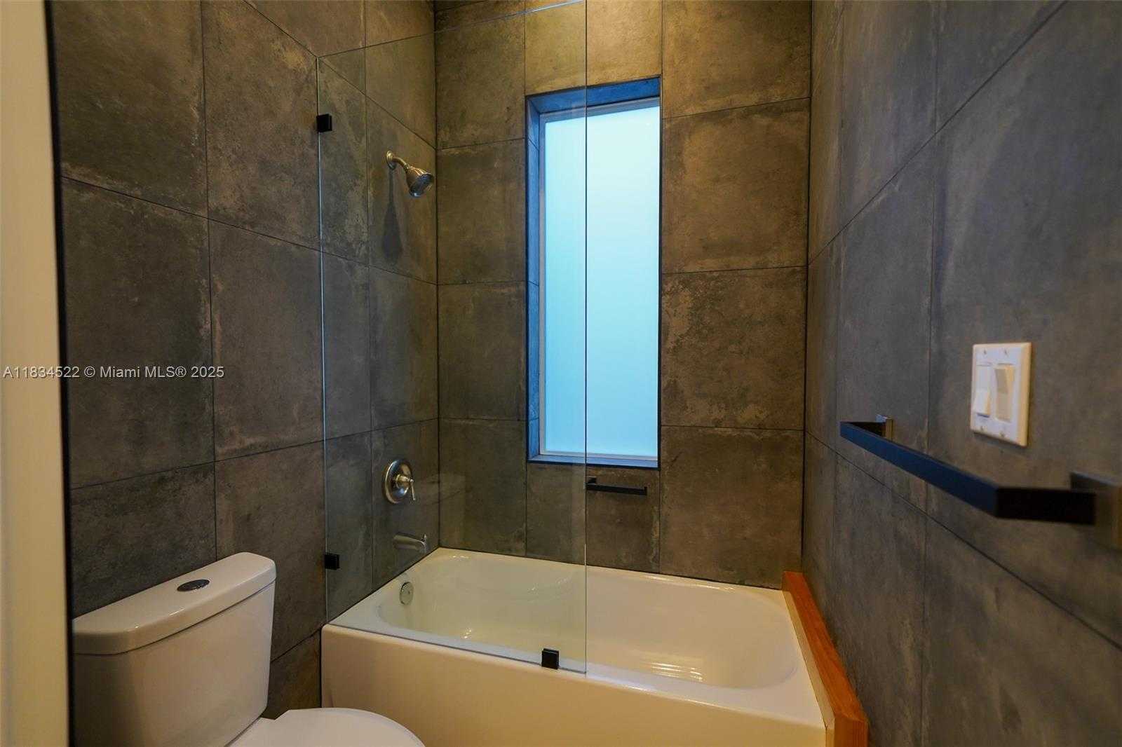 Small Image of 112 NORTH WEST 24TH CT, Miami Number 22