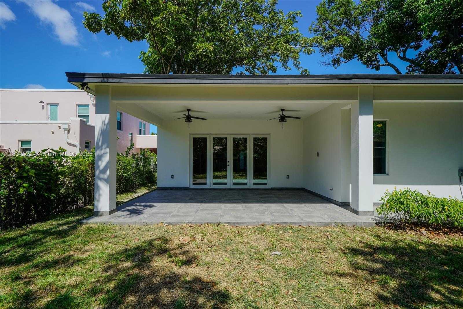 Small Image of 112 NORTH WEST 24TH CT, Miami Number 8
