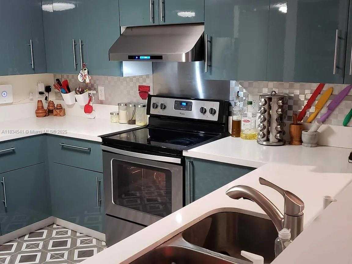 Small Image of 10901 NORTH WEST 88TH TER #804, Doral Number 2