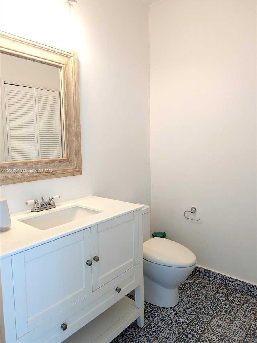 Small Image of 888 BISCAYNE BLVD #4702, Miami Number 13