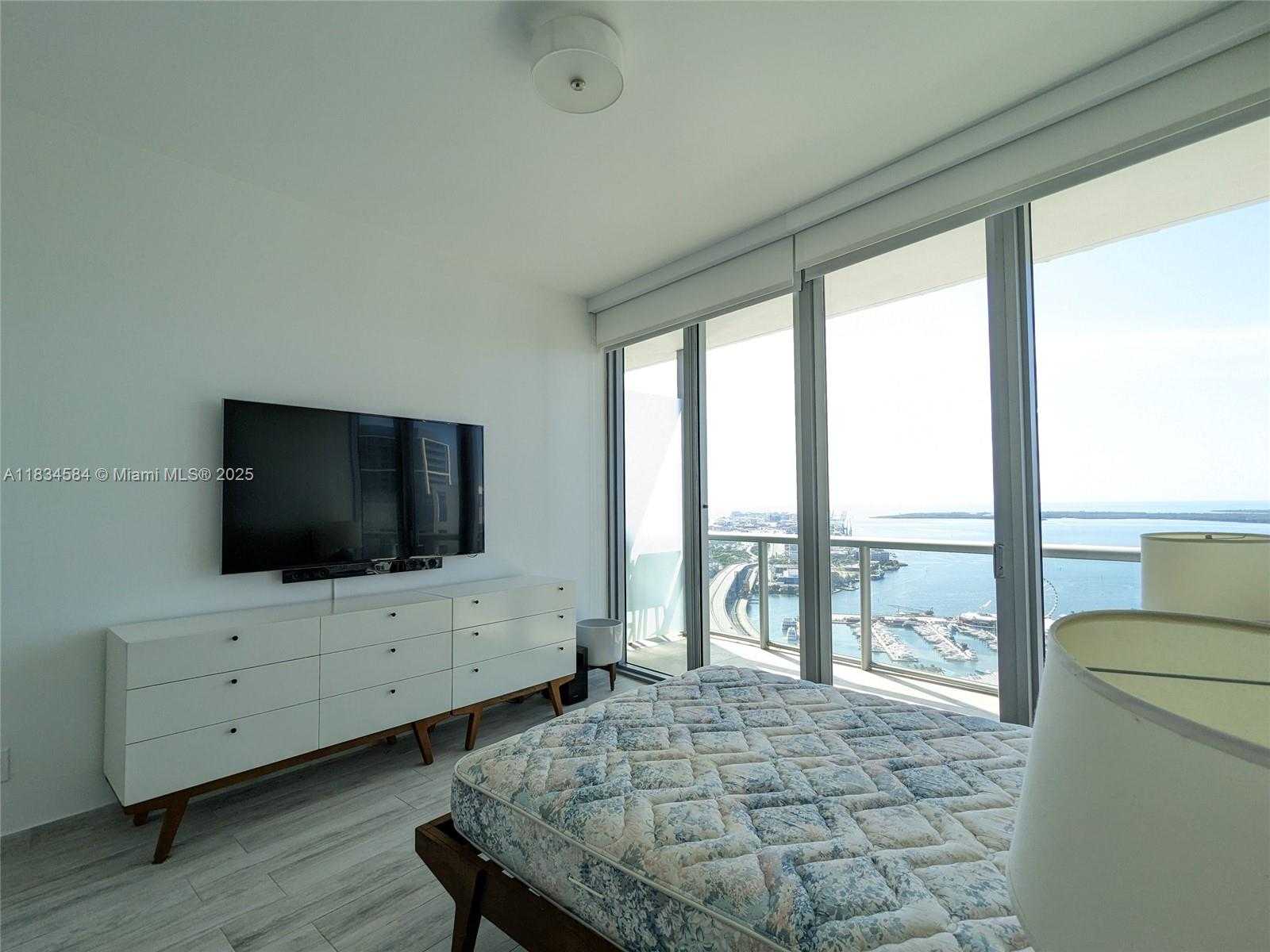 Small Image of 888 BISCAYNE BLVD #4702, Miami Number 25