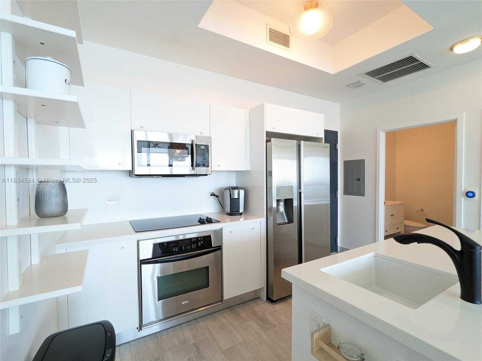 Small Image of 888 BISCAYNE BLVD #4702, Miami Number 7
