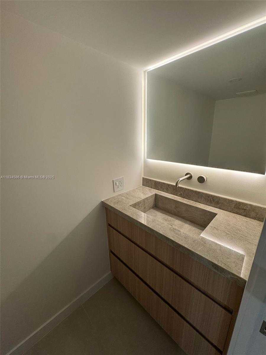 Small Image of 1717 NORTH BAYSHORE DR #A-2539, Miami Number 17
