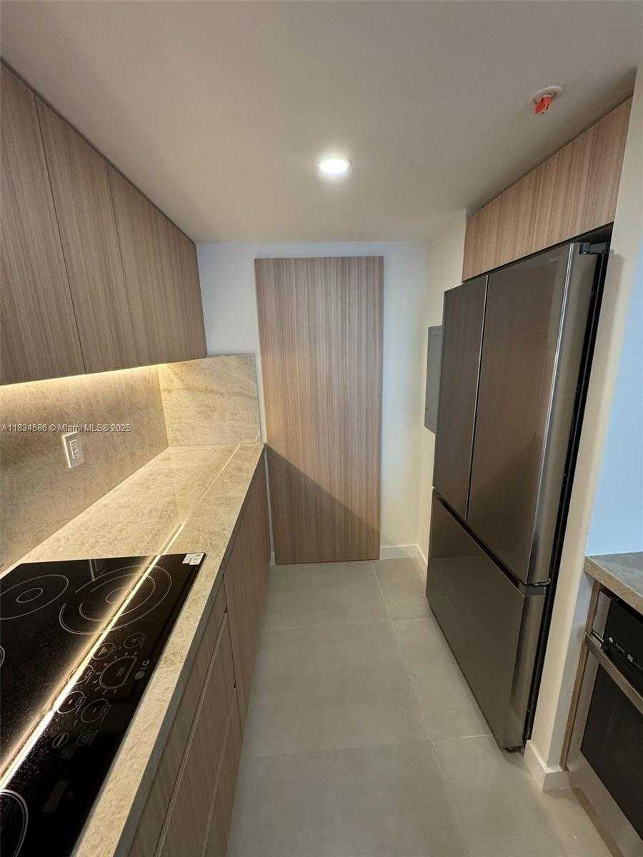 Small Image of 1717 NORTH BAYSHORE DR #A-2539, Miami Number 18