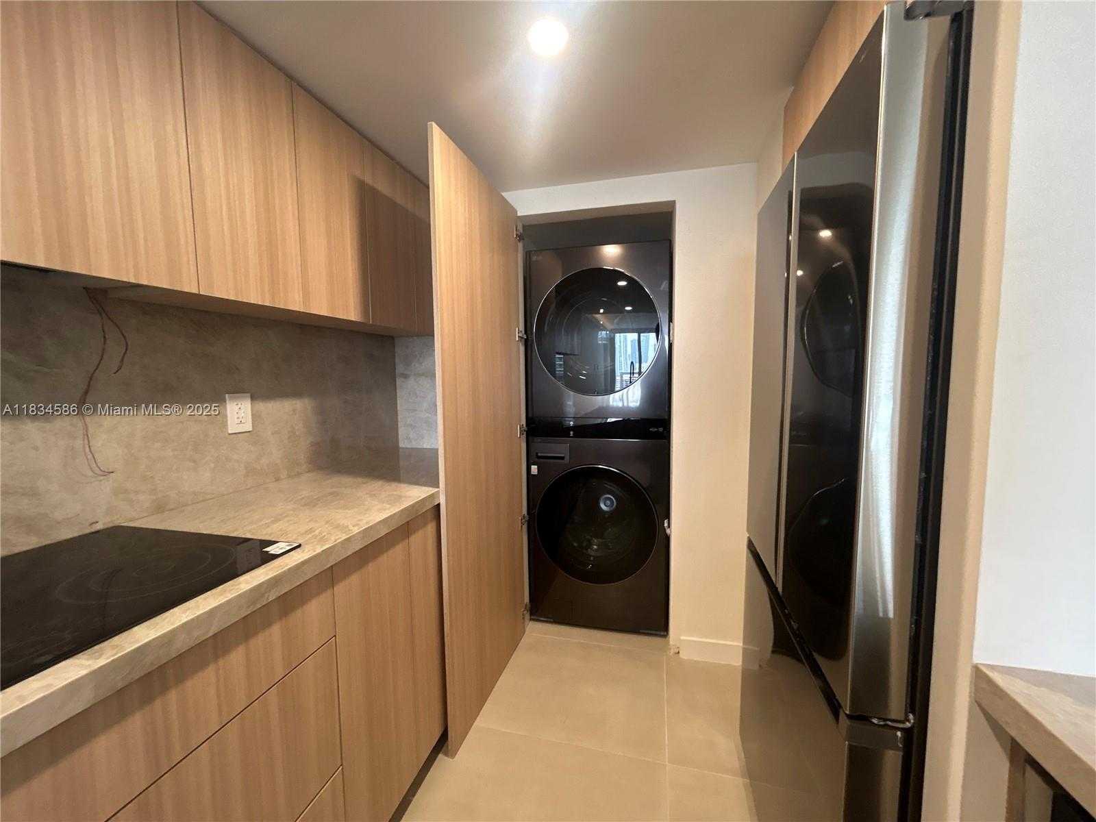 Small Image of 1717 NORTH BAYSHORE DR #A-2539, Miami Number 4