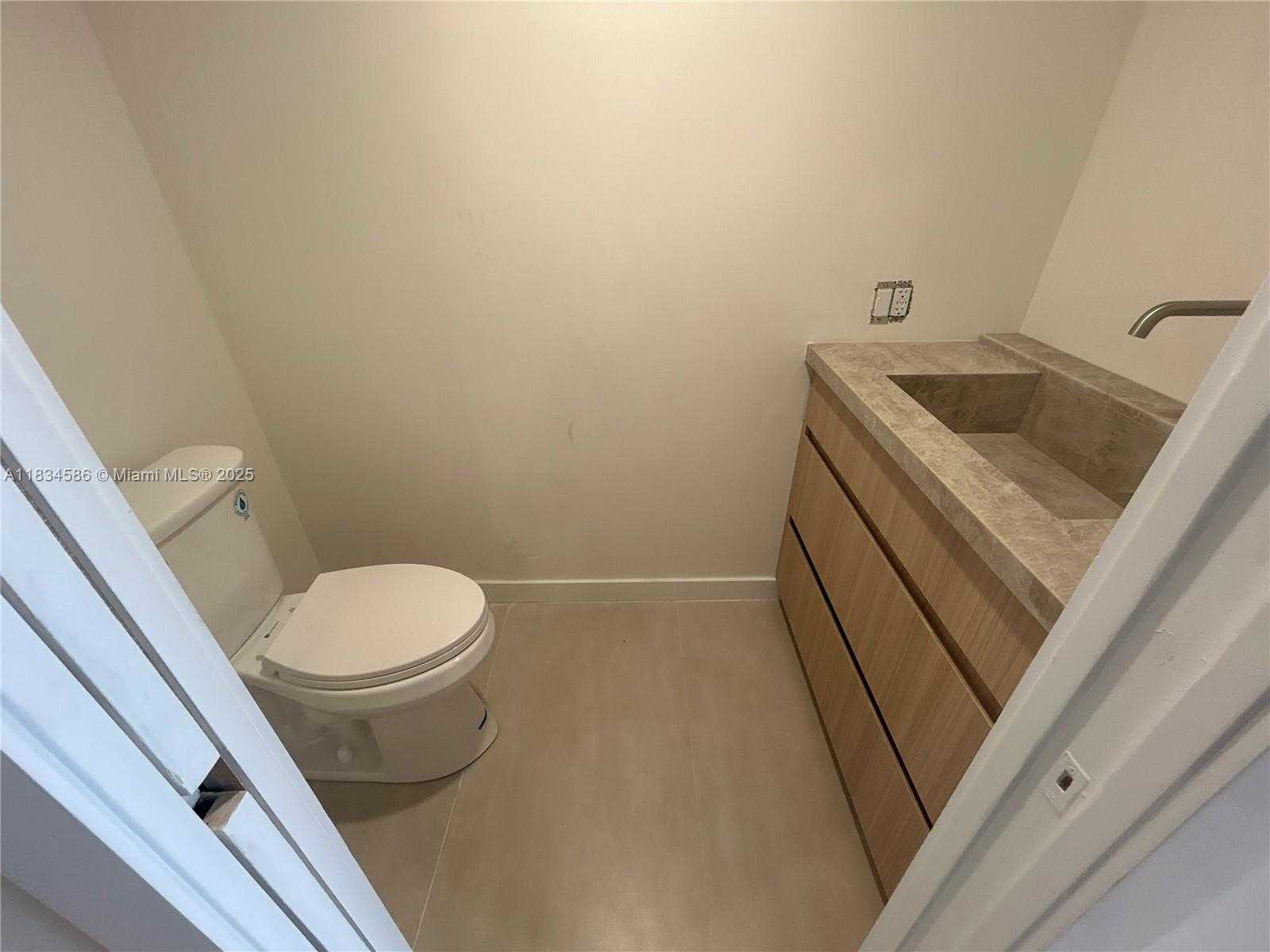 Small Image of 1717 NORTH BAYSHORE DR #A-2539, Miami Number 8