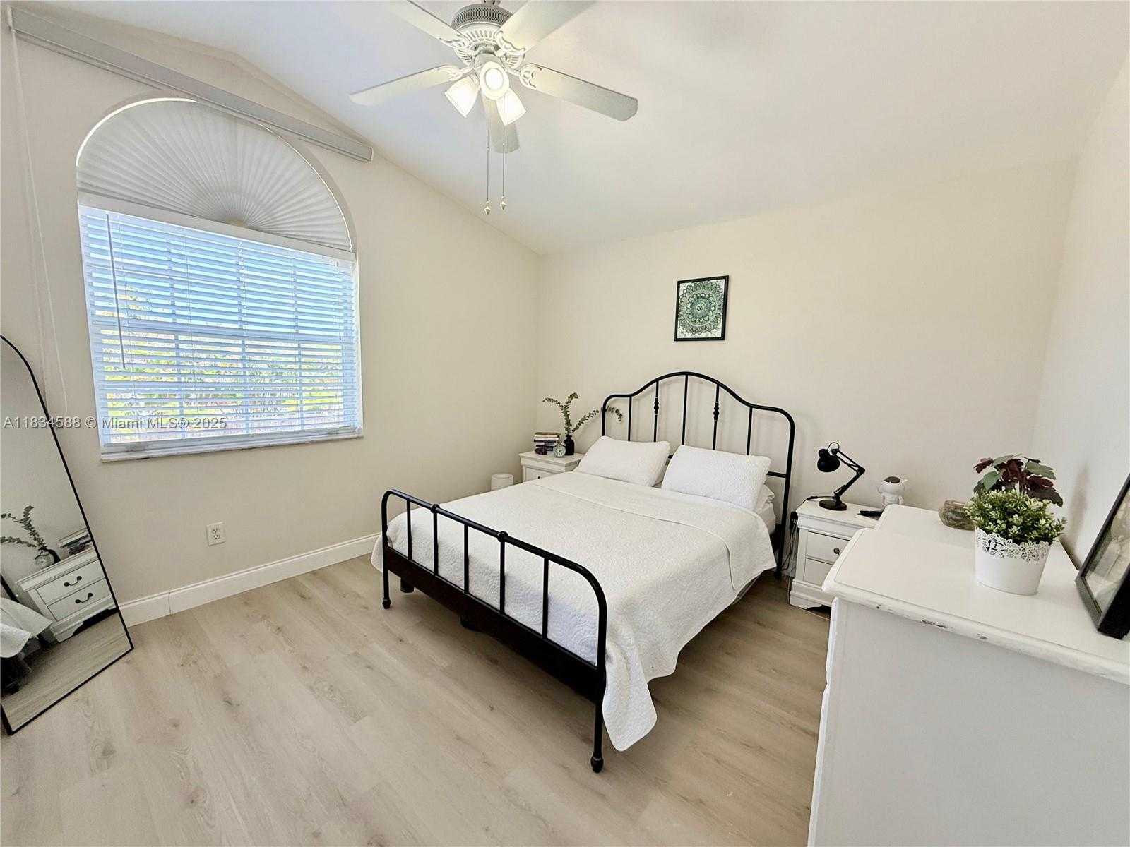 Small Image of 16262 SOUTH WEST 139TH CT #16262, Miami Number 18