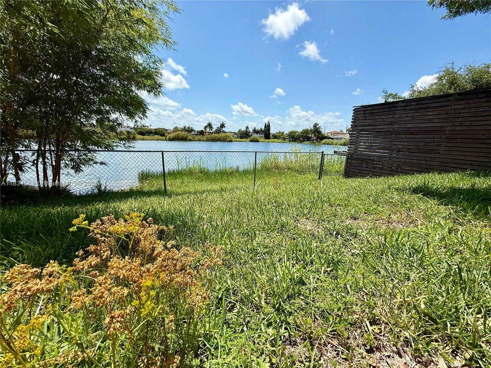 Small Image of 16262 SOUTH WEST 139TH CT #16262, Miami Number 27