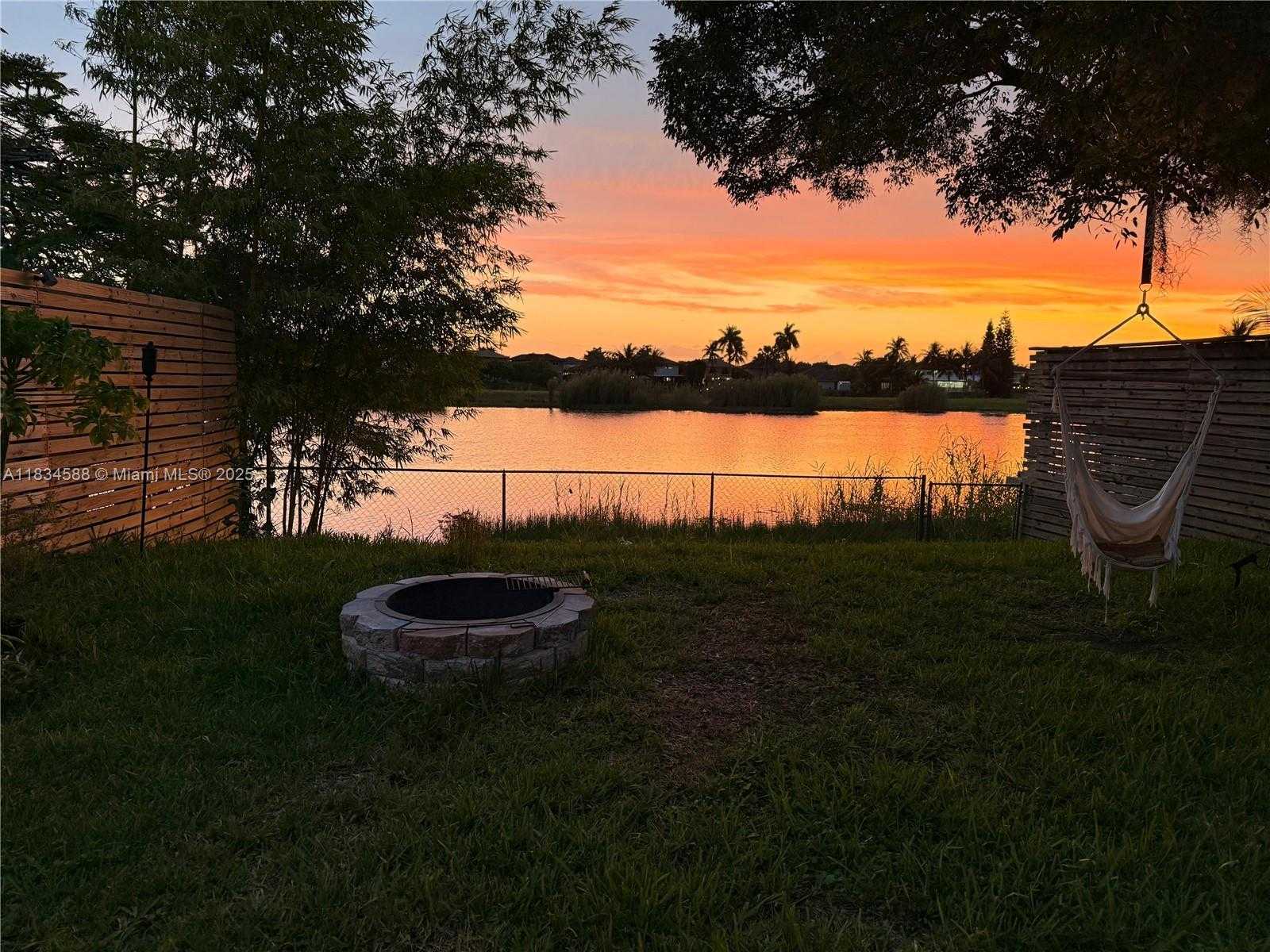 Small Image of 16262 SOUTH WEST 139TH CT #16262, Miami Number 3