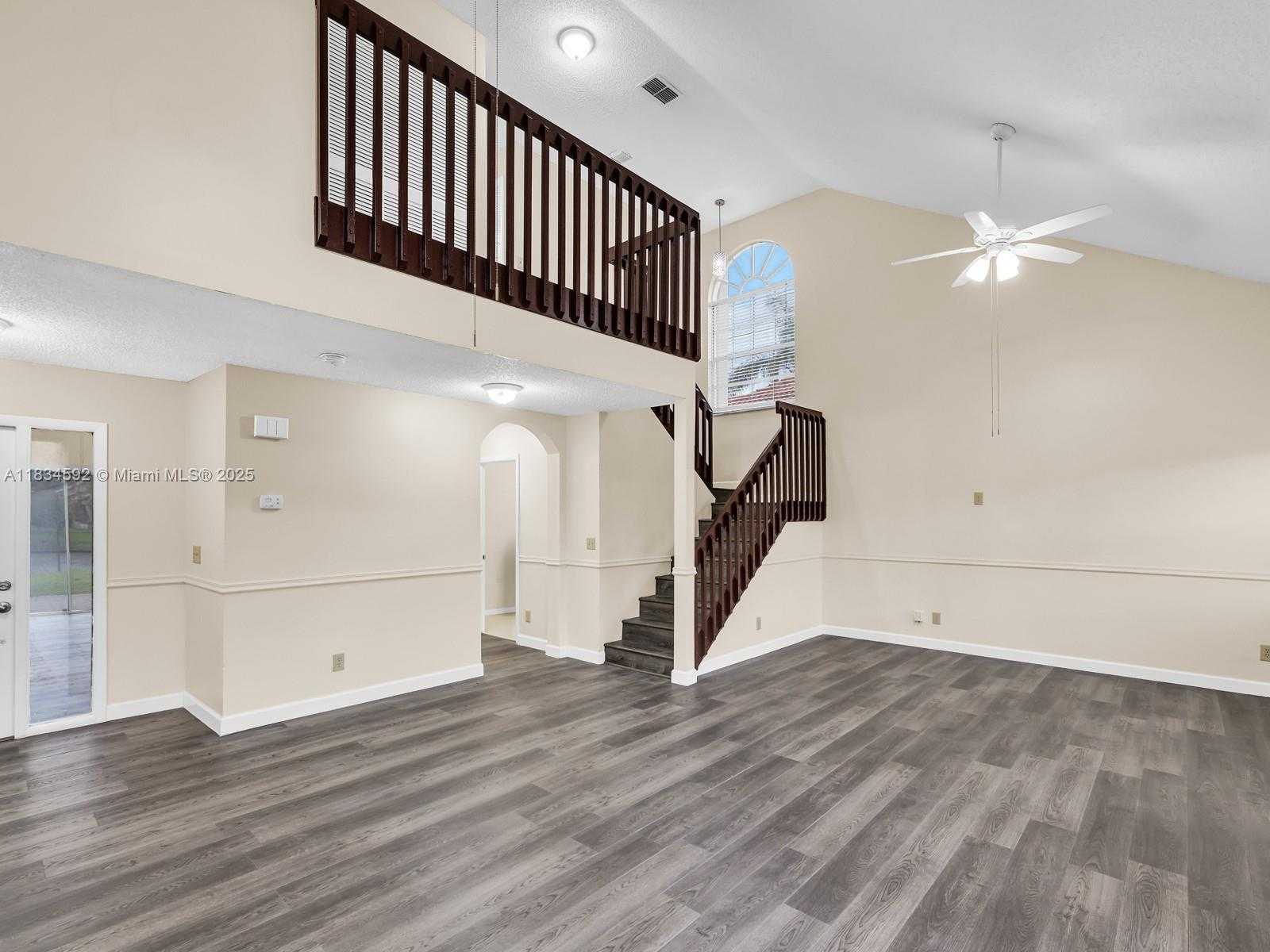 Small Image of 2957 OAK PARK CIR #1, Davie Number 11