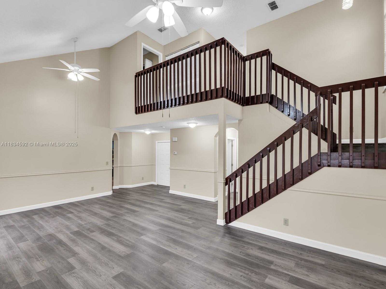 Small Image of 2957 OAK PARK CIR #1, Davie Number 12