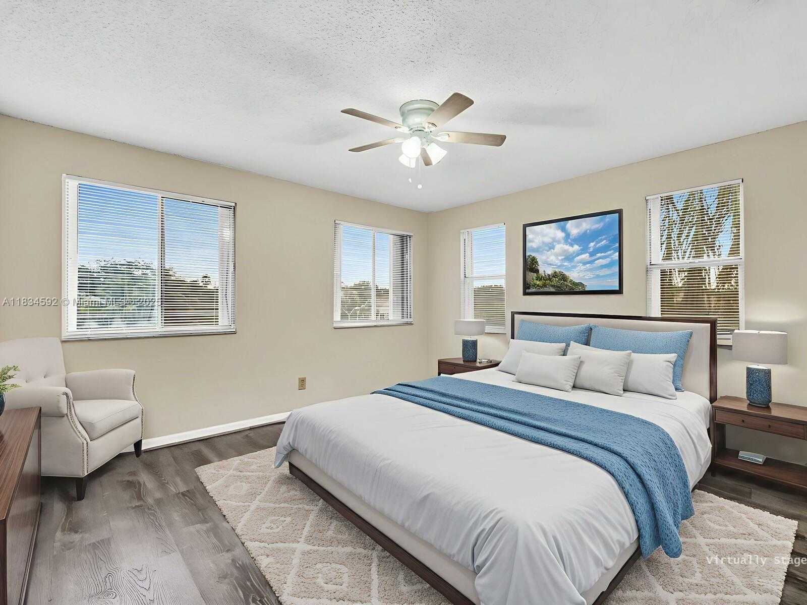 Small Image of 2957 OAK PARK CIR #1, Davie Number 20