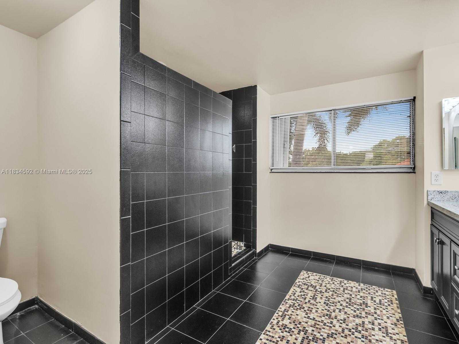 Small Image of 2957 OAK PARK CIR #1, Davie Number 25
