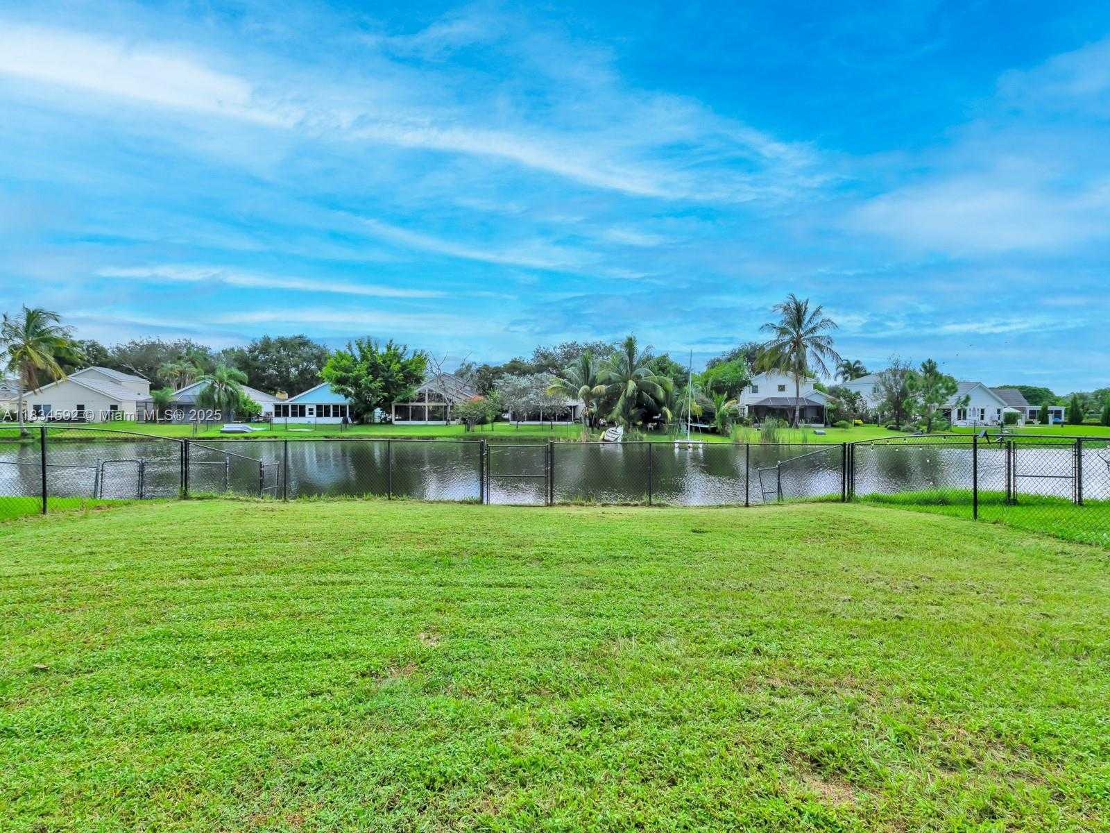 Small Image of 2957 OAK PARK CIR #1, Davie Number 37