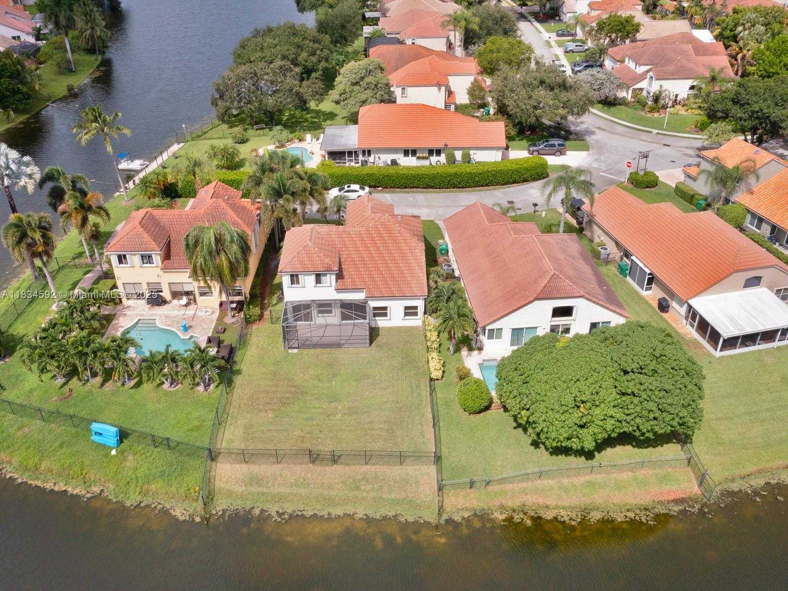 Small Image of 2957 OAK PARK CIR #1, Davie Number 42