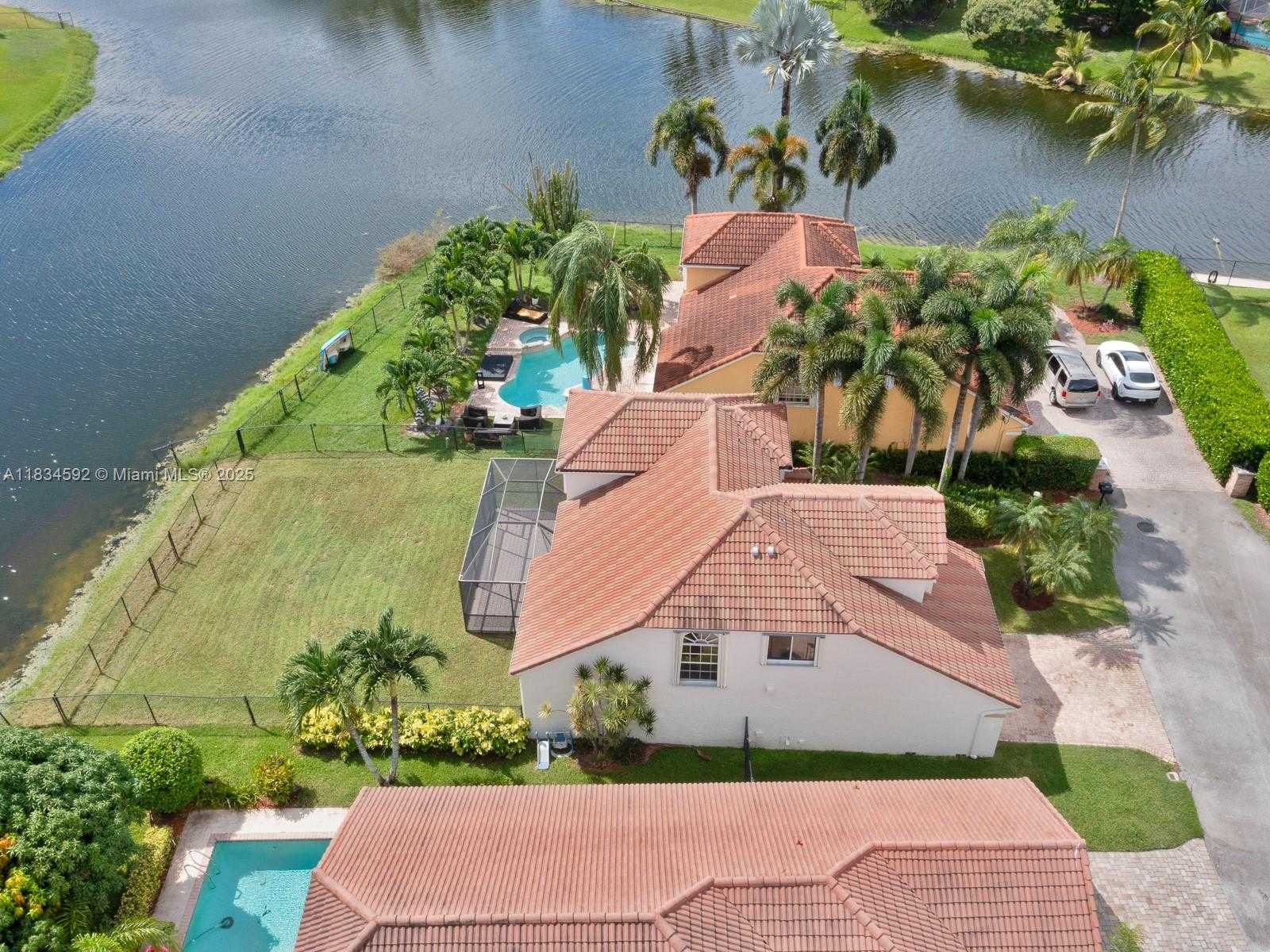 Small Image of 2957 OAK PARK CIR #1, Davie Number 46