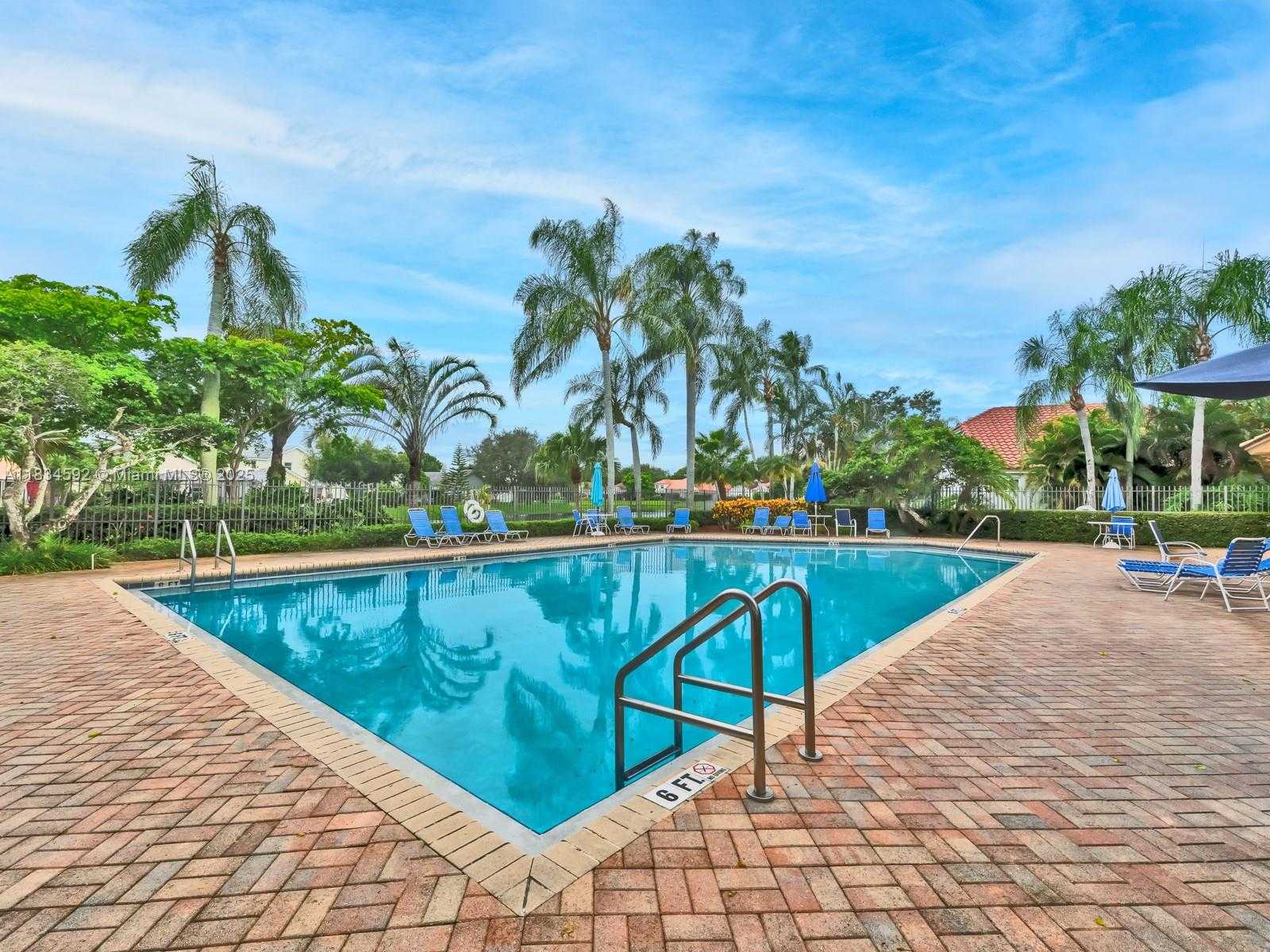 Small Image of 2957 OAK PARK CIR #1, Davie Number 49