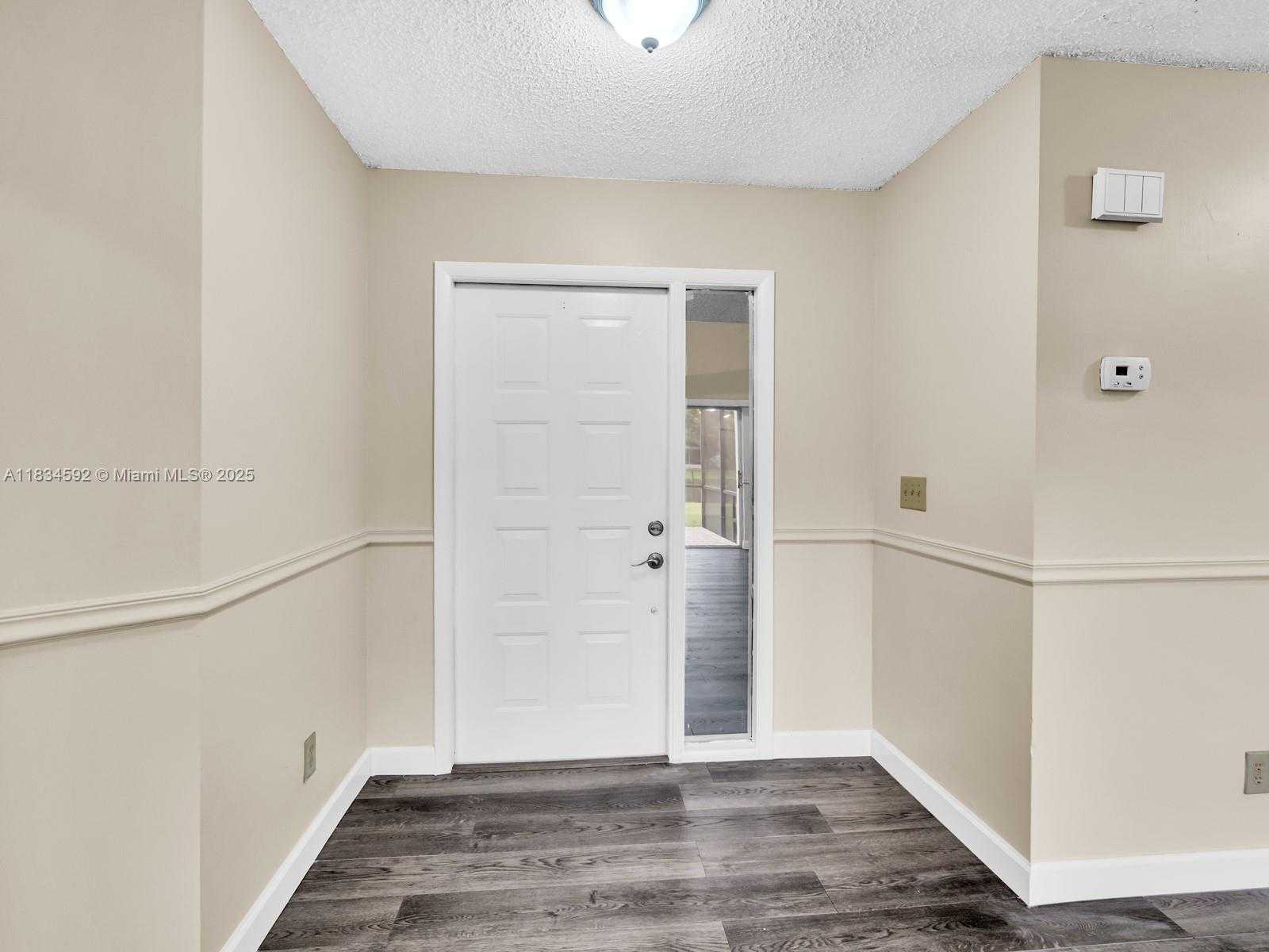 Small Image of 2957 OAK PARK CIR #1, Davie Number 5