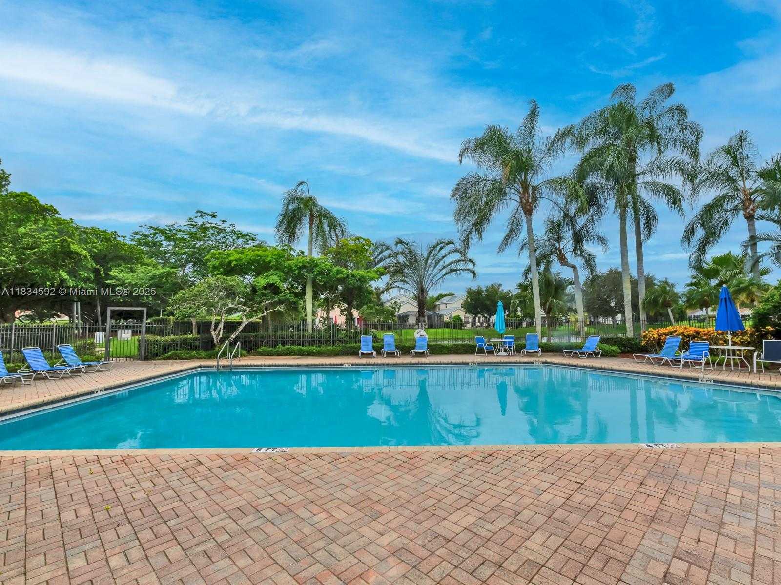 Small Image of 2957 OAK PARK CIR #1, Davie Number 54