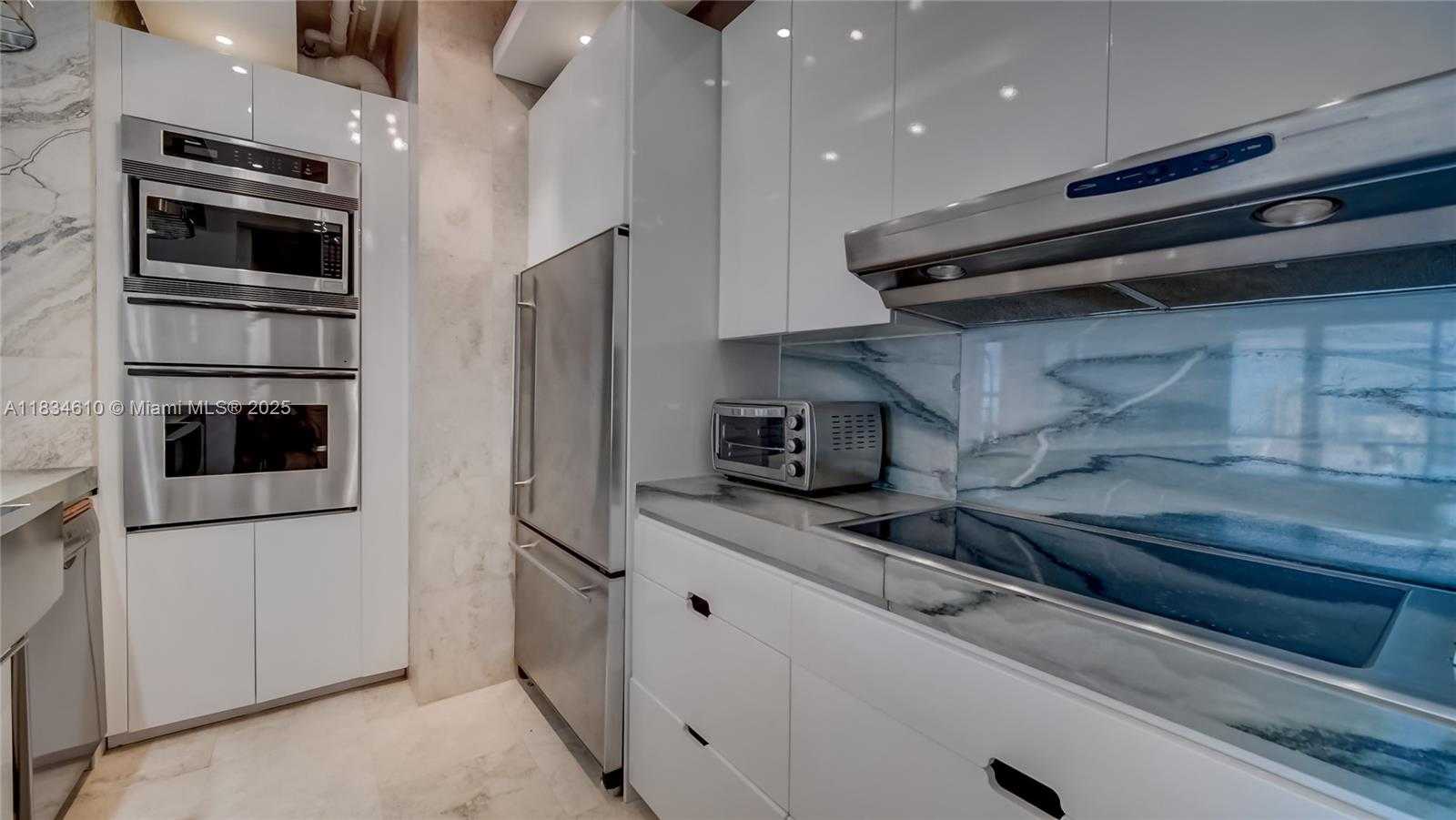 Small Image of 1155 BRICKELL BAY DR #PH 208, Miami Number 12