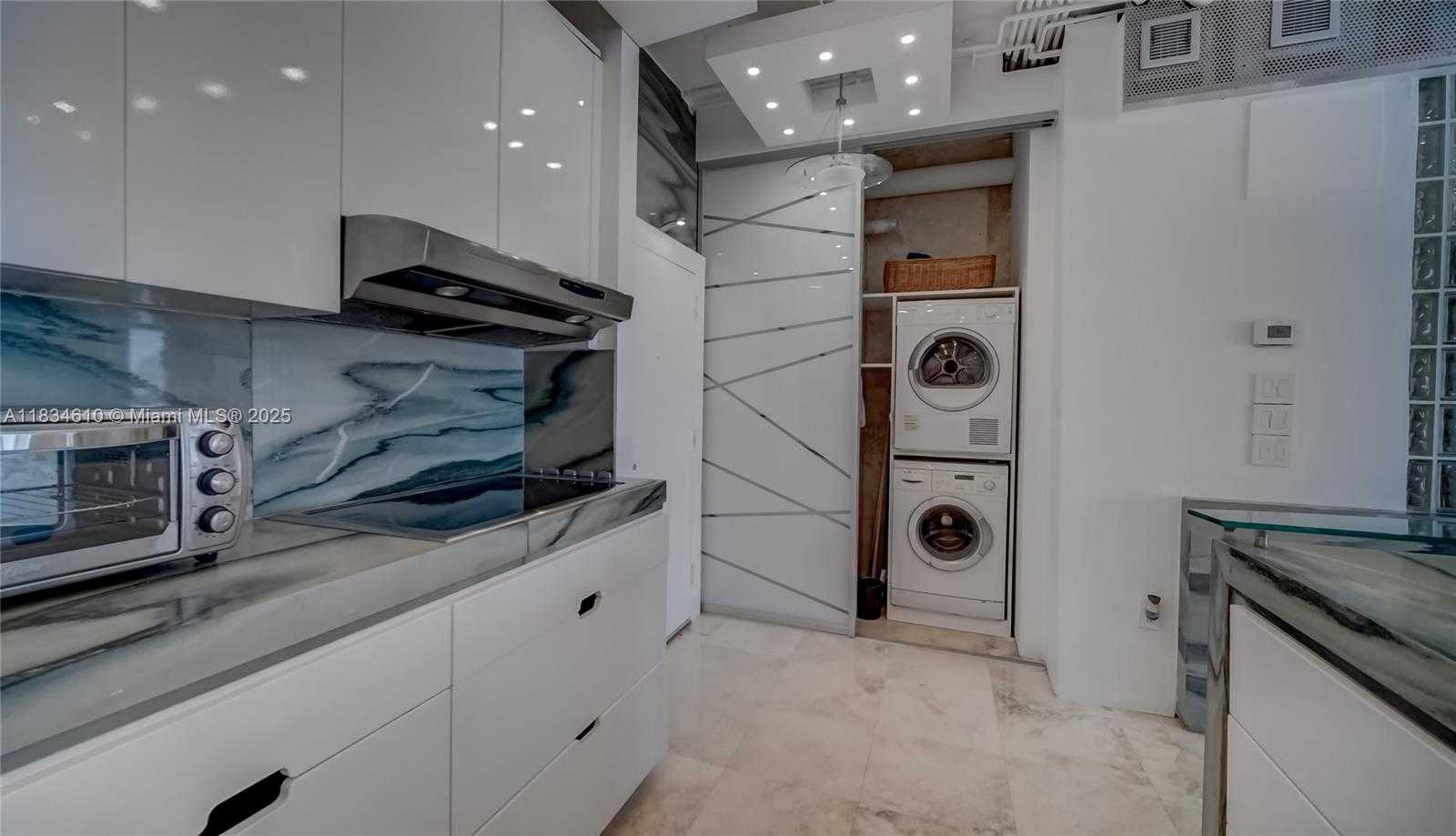 Small Image of 1155 BRICKELL BAY DR #PH 208, Miami Number 13