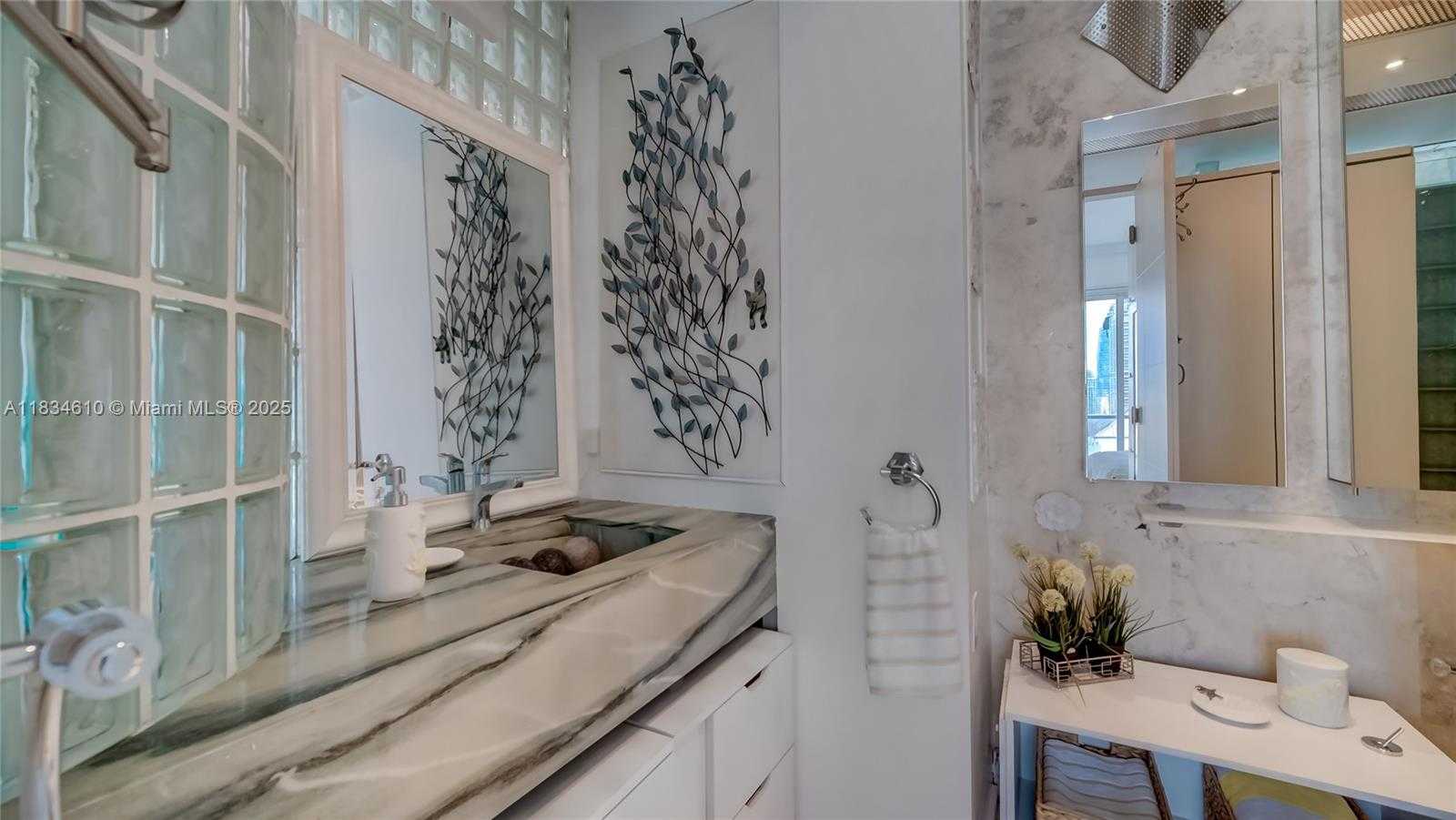 Small Image of 1155 BRICKELL BAY DR #PH 208, Miami Number 6