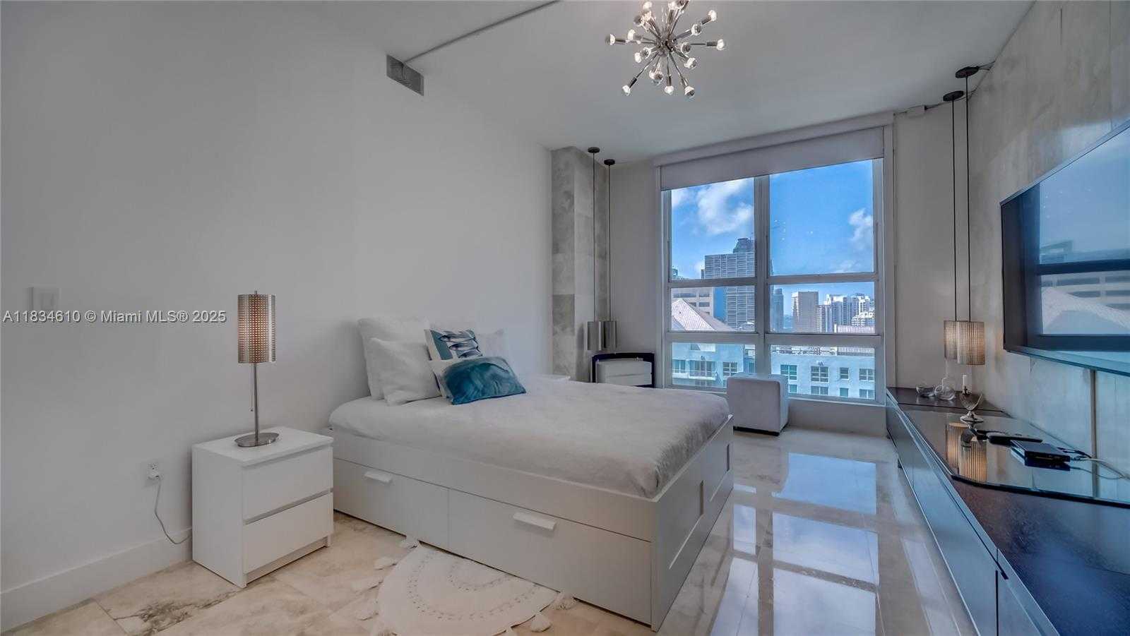 Small Image of 1155 BRICKELL BAY DR #PH 208, Miami Number 8