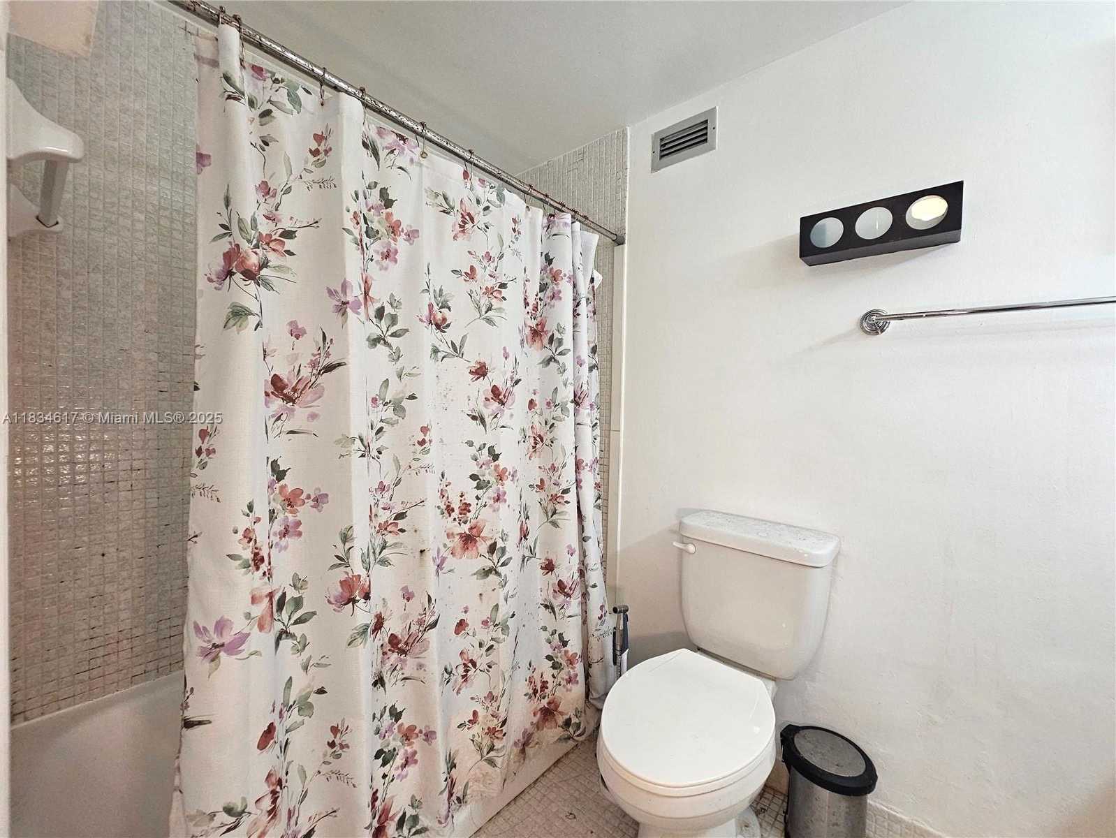 Small Image of 2899 COLLINS AVE #534, Miami Beach Number 12