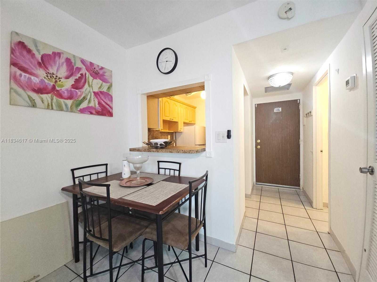 Small Image of 2899 COLLINS AVE #534, Miami Beach Number 5