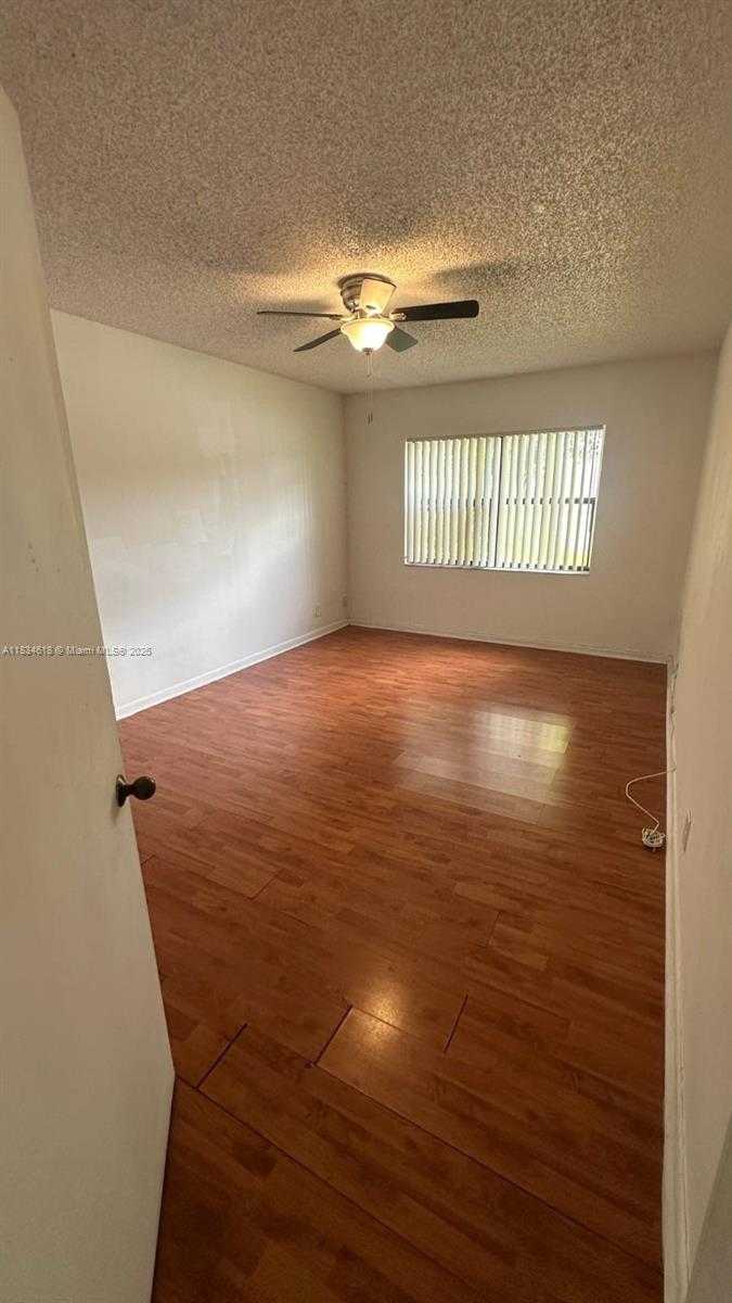 Small Image of 8290 LAKE DR #124, Doral Number 8