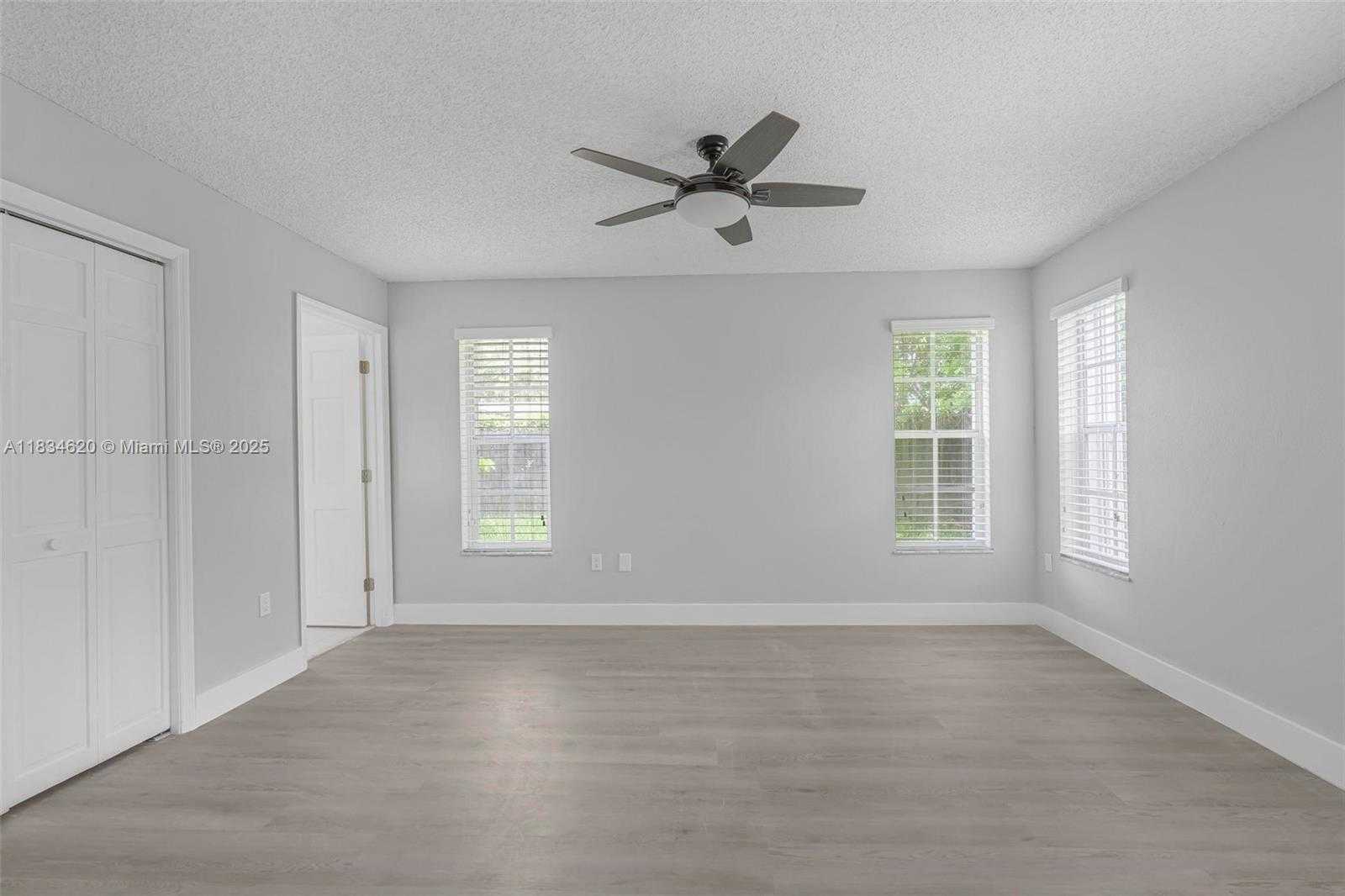 Small Image of 9075 SOUTH WEST 48TH TER, Miami Number 17