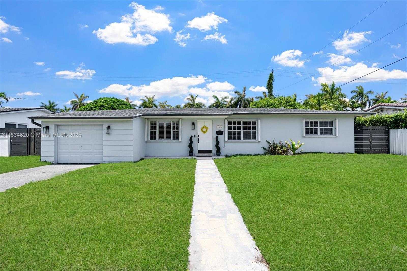 Small Image of 9075 SOUTH WEST 48TH TER, Miami Number 2