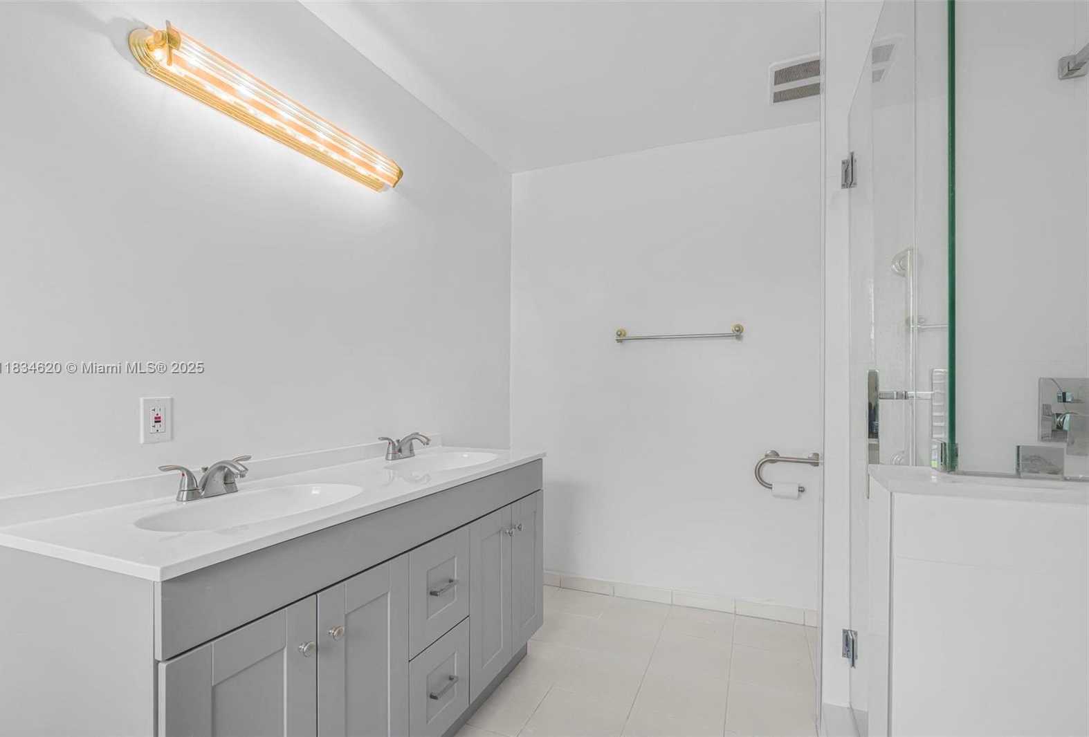 Small Image of 9075 SOUTH WEST 48TH TER, Miami Number 21