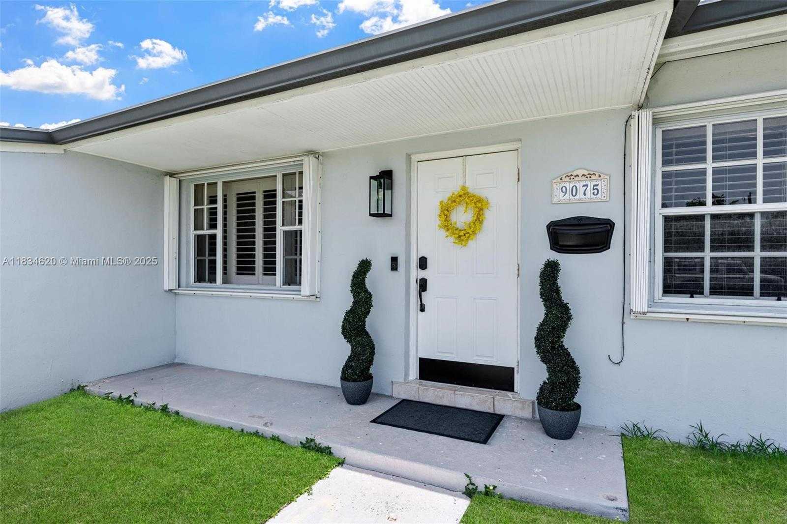 Small Image of 9075 SOUTH WEST 48TH TER, Miami Number 3