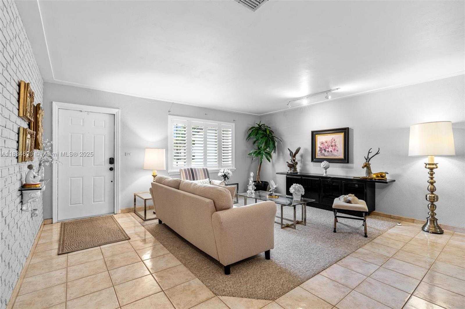 Small Image of 9075 SOUTH WEST 48TH TER, Miami Number 5