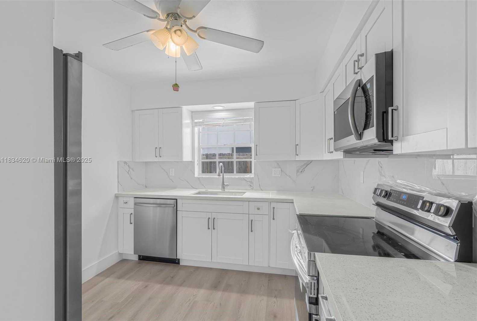 Small Image of 9075 SOUTH WEST 48TH TER, Miami Number 8