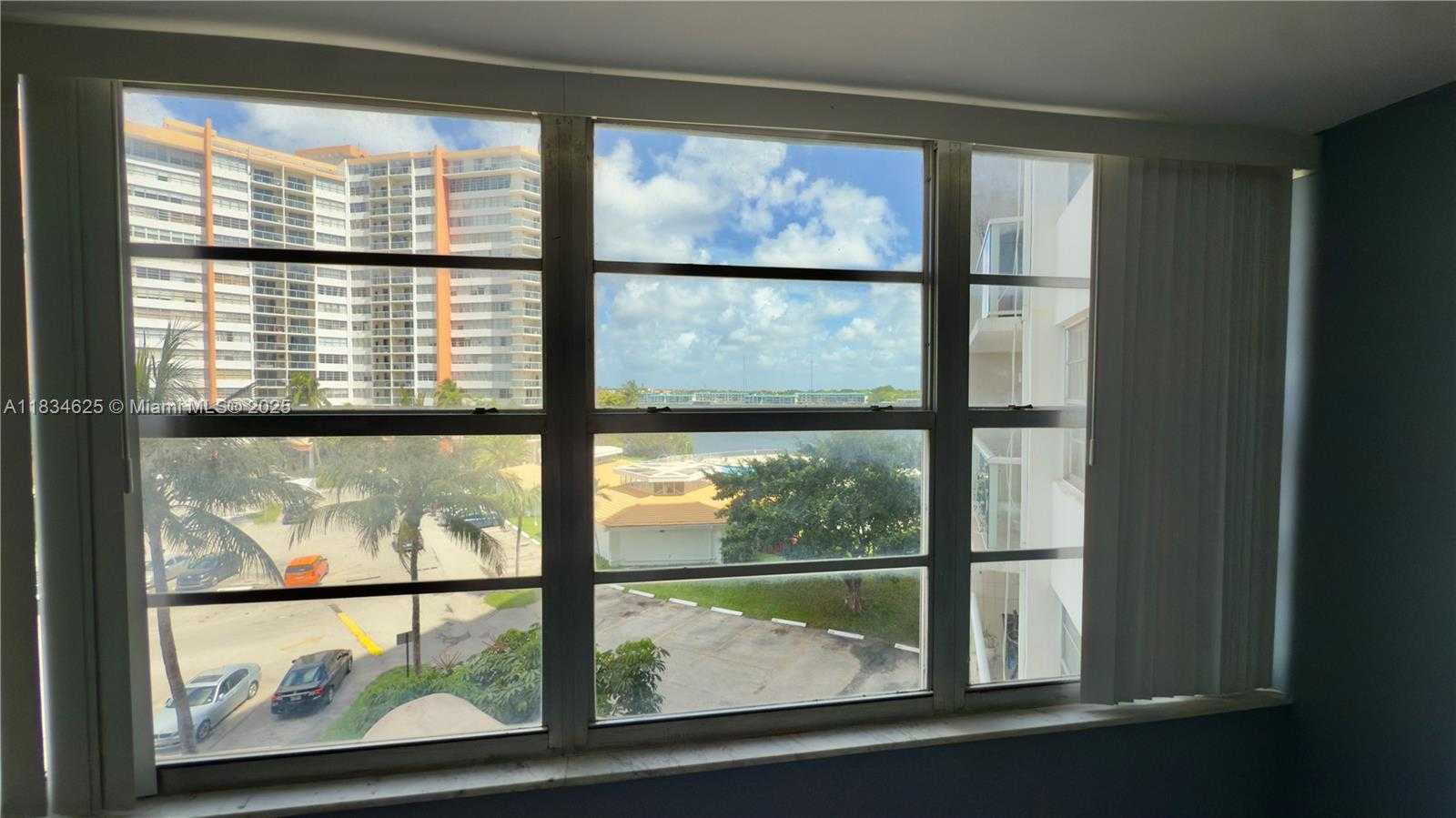 Small Image of 1351 NORTH EAST MIAMI GARDENS DR #422E, Miami Number 11