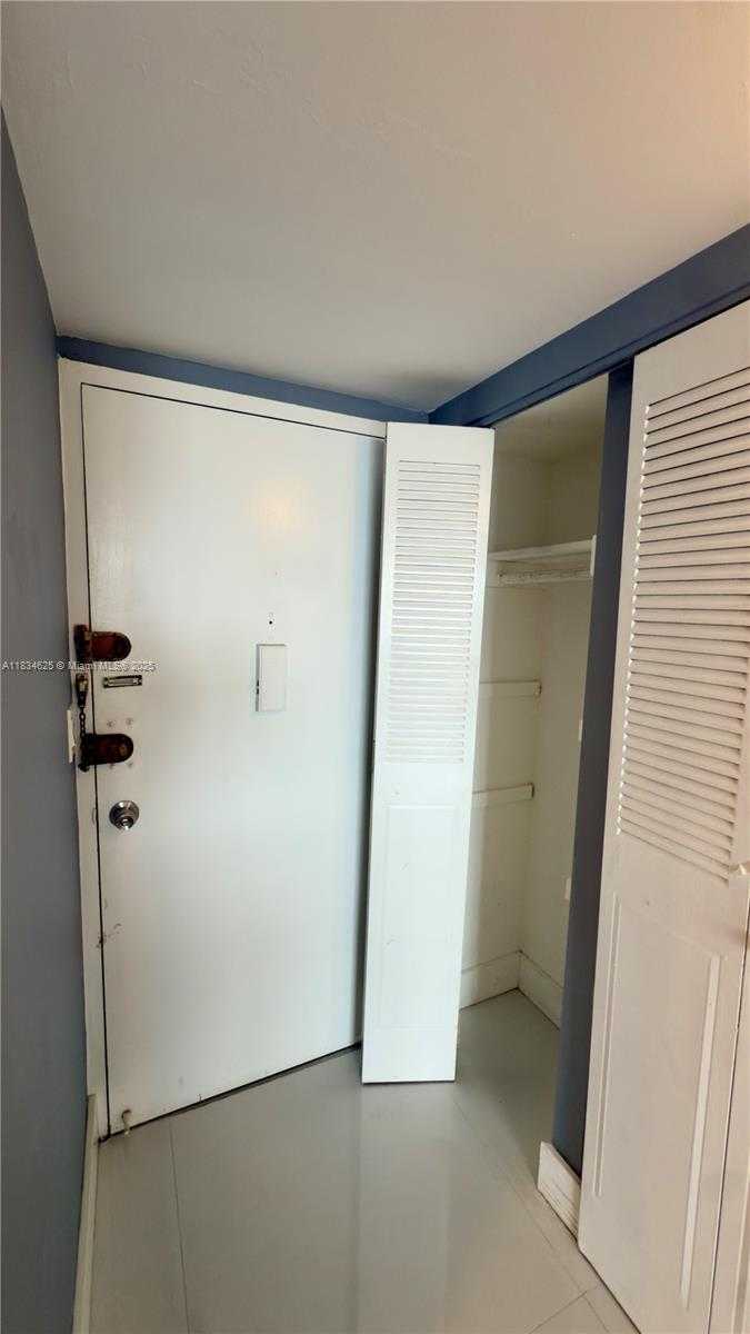 Small Image of 1351 NORTH EAST MIAMI GARDENS DR #422E, Miami Number 12