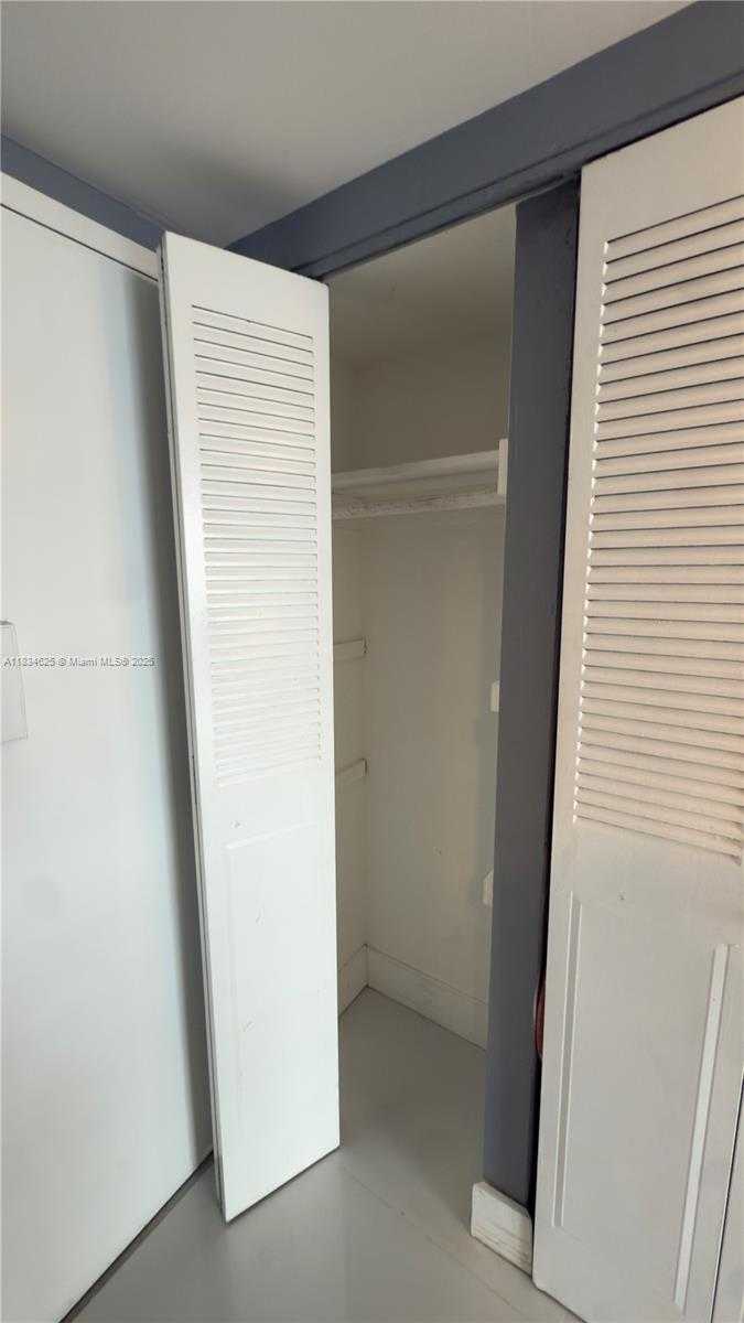 Small Image of 1351 NORTH EAST MIAMI GARDENS DR #422E, Miami Number 13