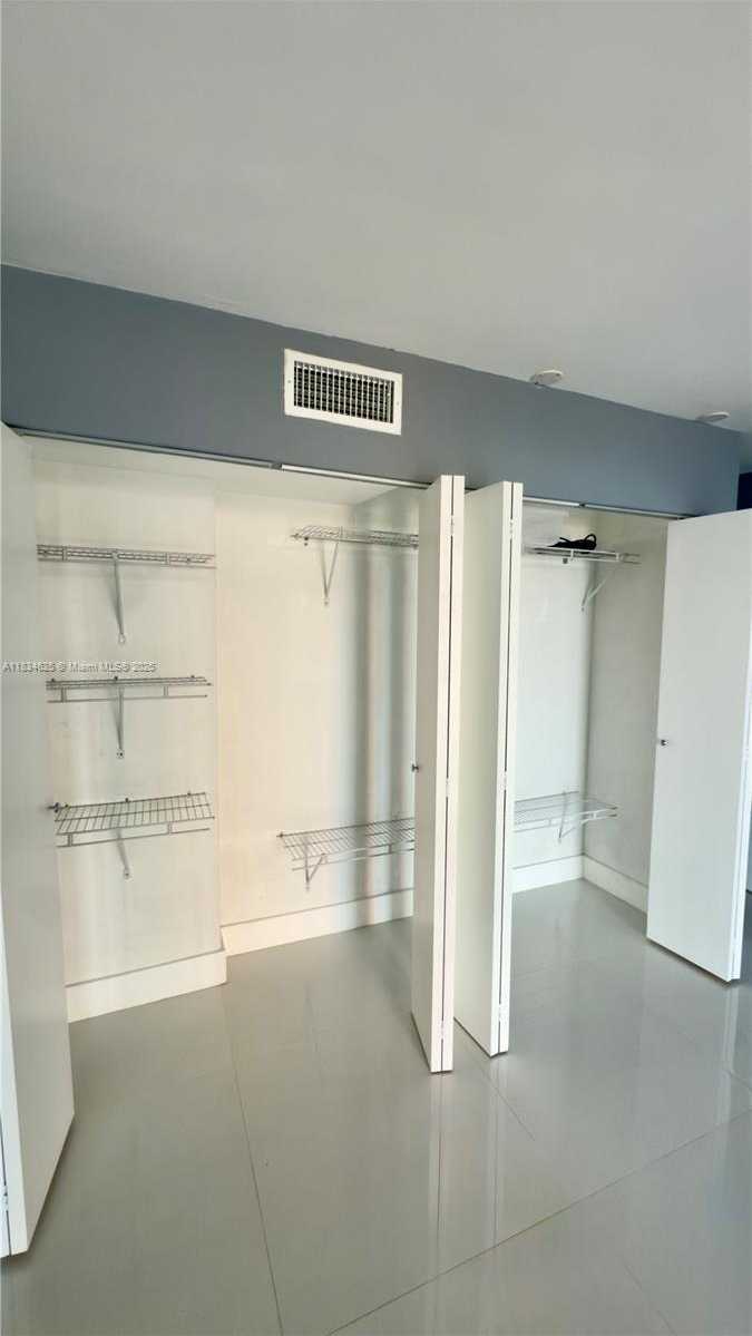 Small Image of 1351 NORTH EAST MIAMI GARDENS DR #422E, Miami Number 15