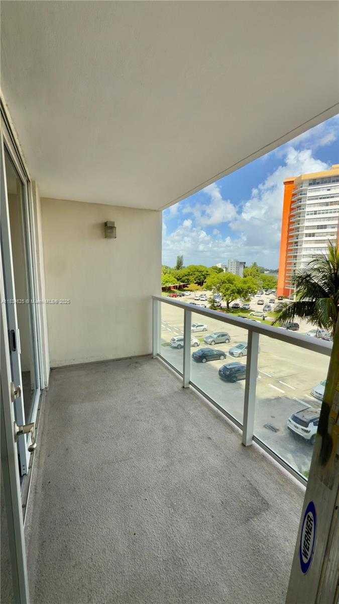 Small Image of 1351 NORTH EAST MIAMI GARDENS DR #422E, Miami Number 17