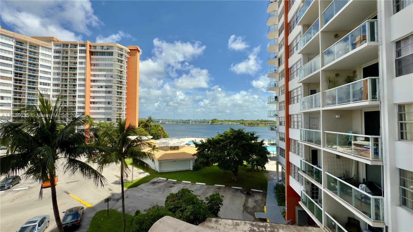 Small Image of 1351 NORTH EAST MIAMI GARDENS DR #422E, Miami Number 18