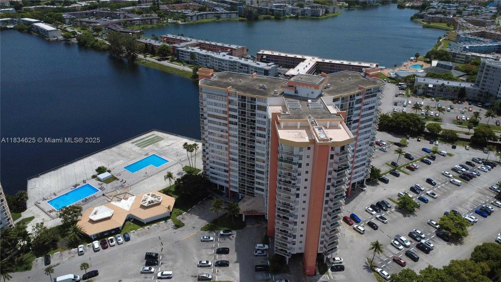 Small Image of 1351 NORTH EAST MIAMI GARDENS DR #422E, Miami Number 21