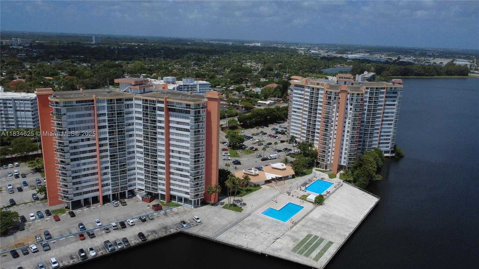 Small Image of 1351 NORTH EAST MIAMI GARDENS DR #422E, Miami Number 22