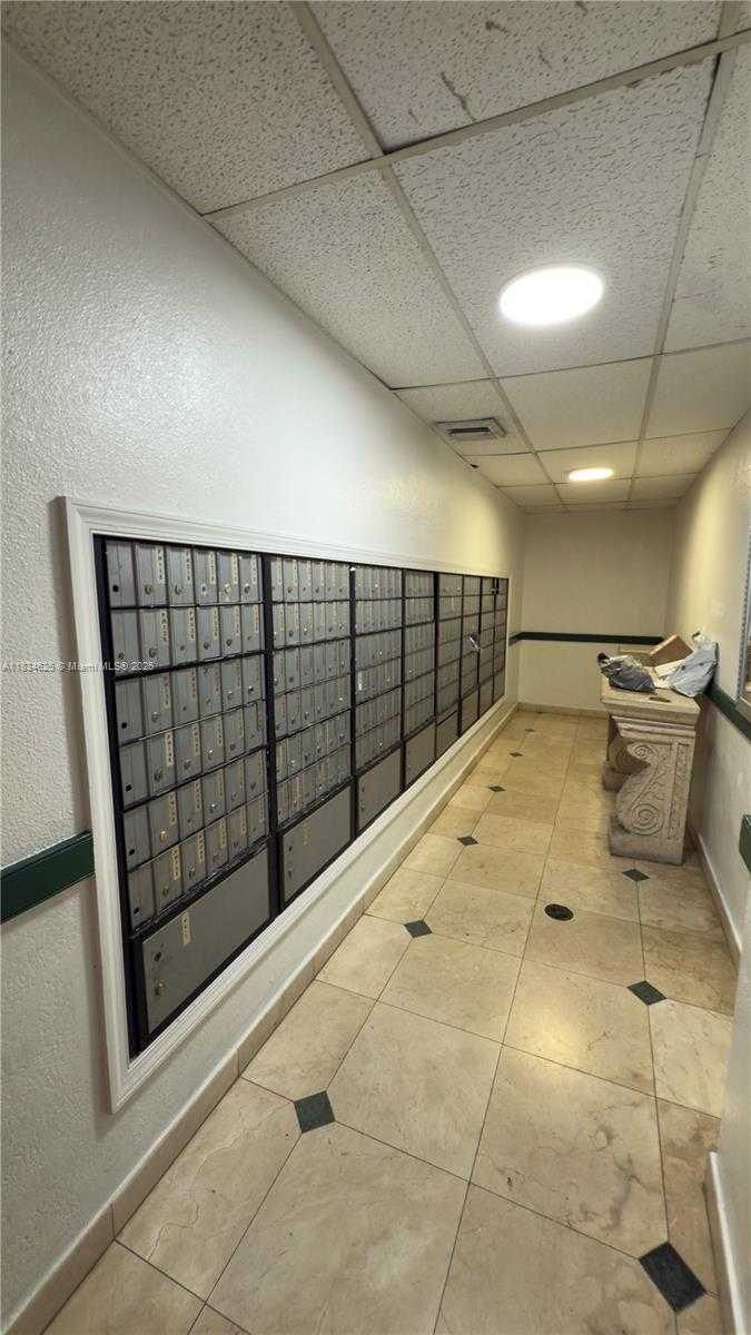 Small Image of 1351 NORTH EAST MIAMI GARDENS DR #422E, Miami Number 25