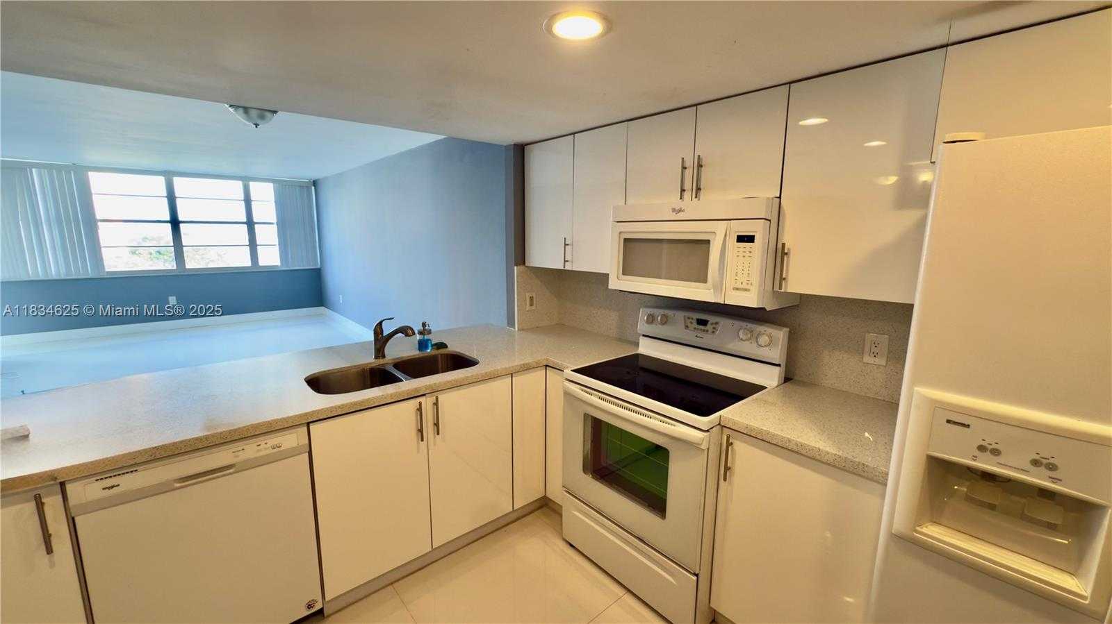 Small Image of 1351 NORTH EAST MIAMI GARDENS DR #422E, Miami Number 4
