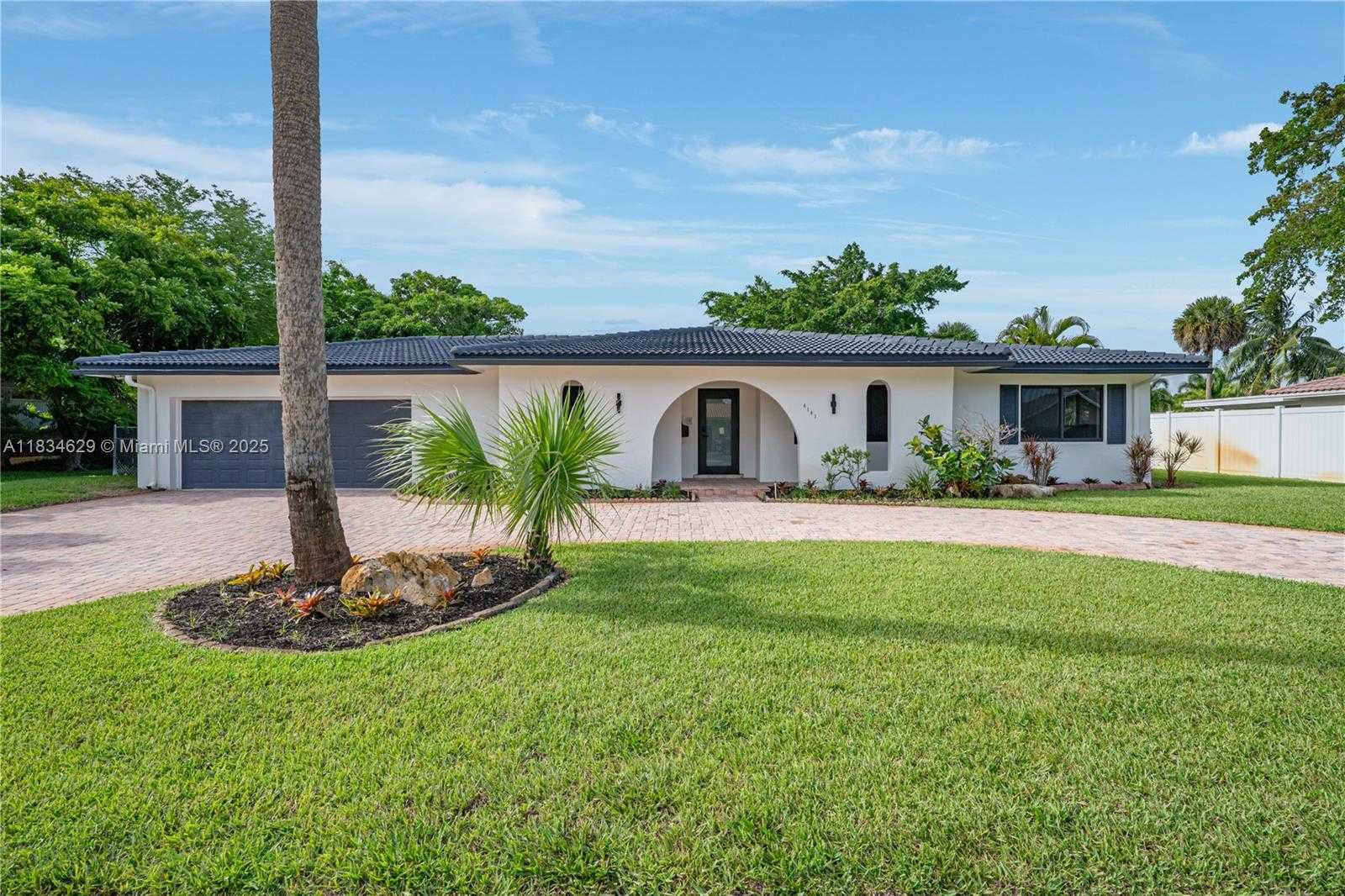 Small Image of 6141 SOUTH WEST 9TH ST, Plantation Number 3
